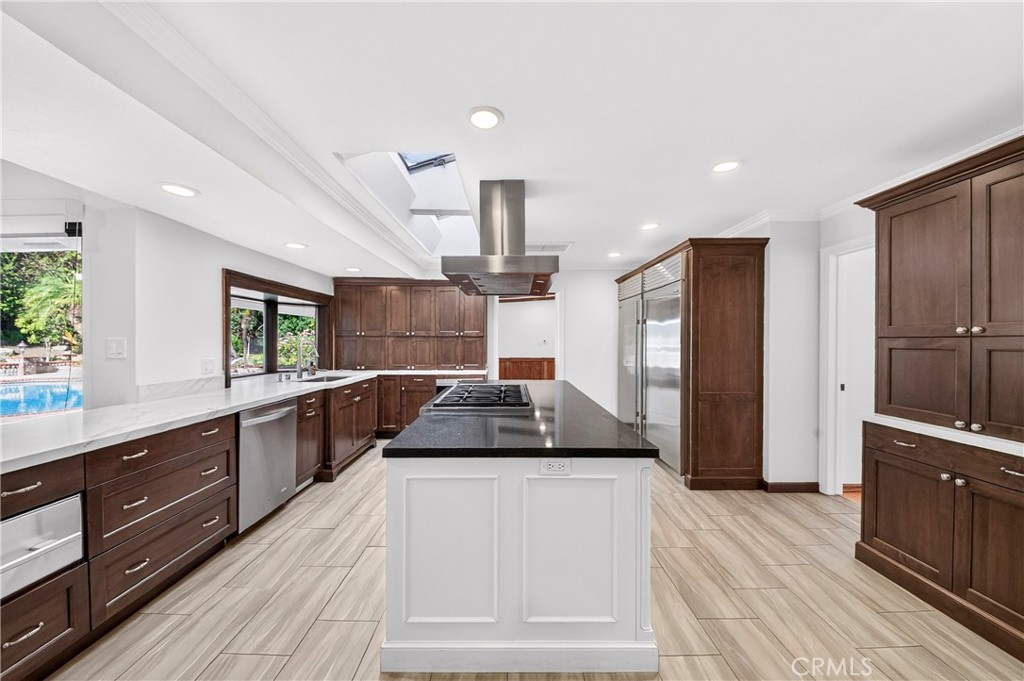 623 Santa Barbara Avenue