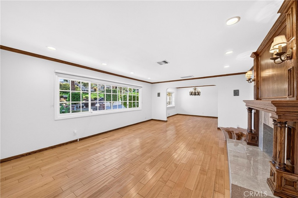 623 Santa Barbara Avenue