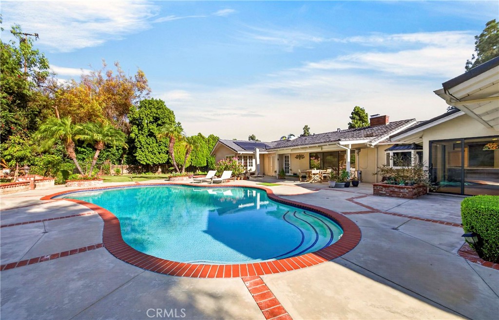 623 Santa Barbara Avenue