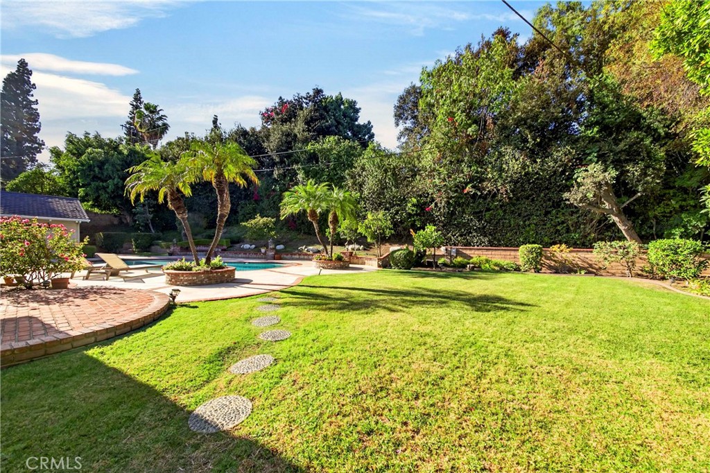623 Santa Barbara Avenue