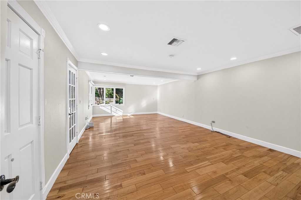 623 Santa Barbara Avenue