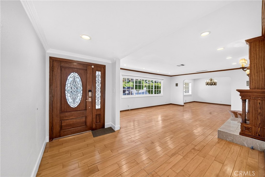 623 Santa Barbara Avenue
