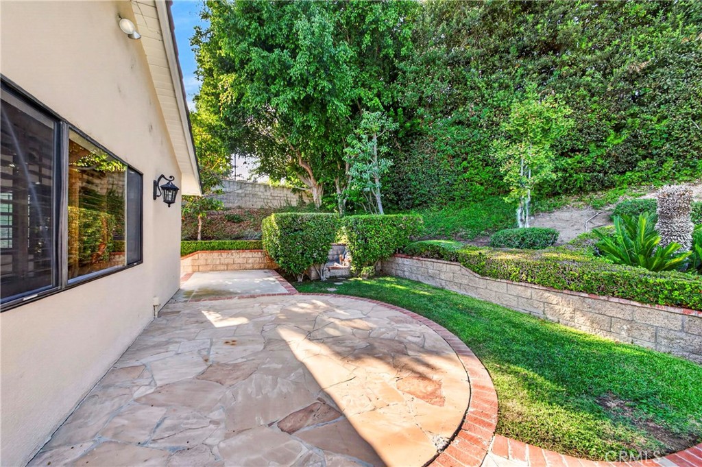 623 Santa Barbara Avenue