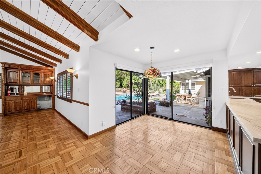 623 Santa Barbara Avenue