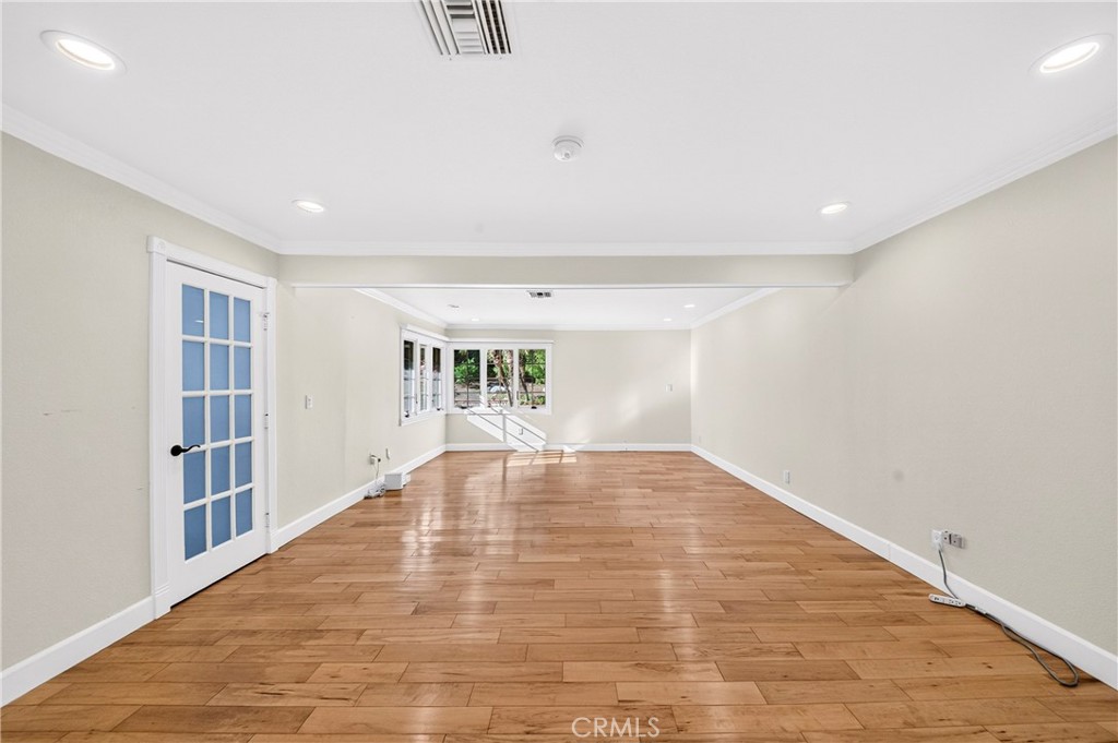 623 Santa Barbara Avenue