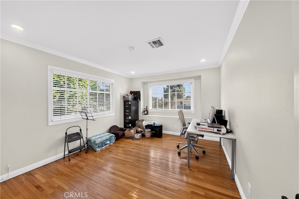 623 Santa Barbara Avenue