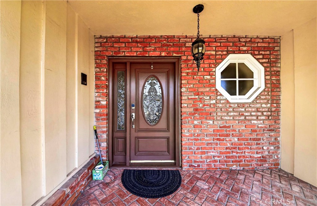 623 Santa Barbara Avenue