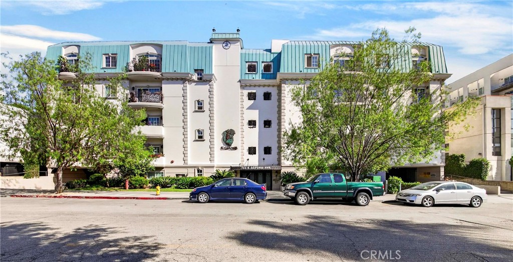 722 S Oxford Avenue 204