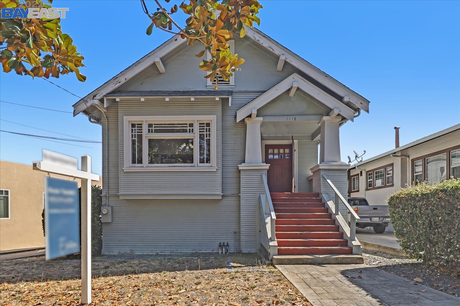4418 Walnut St