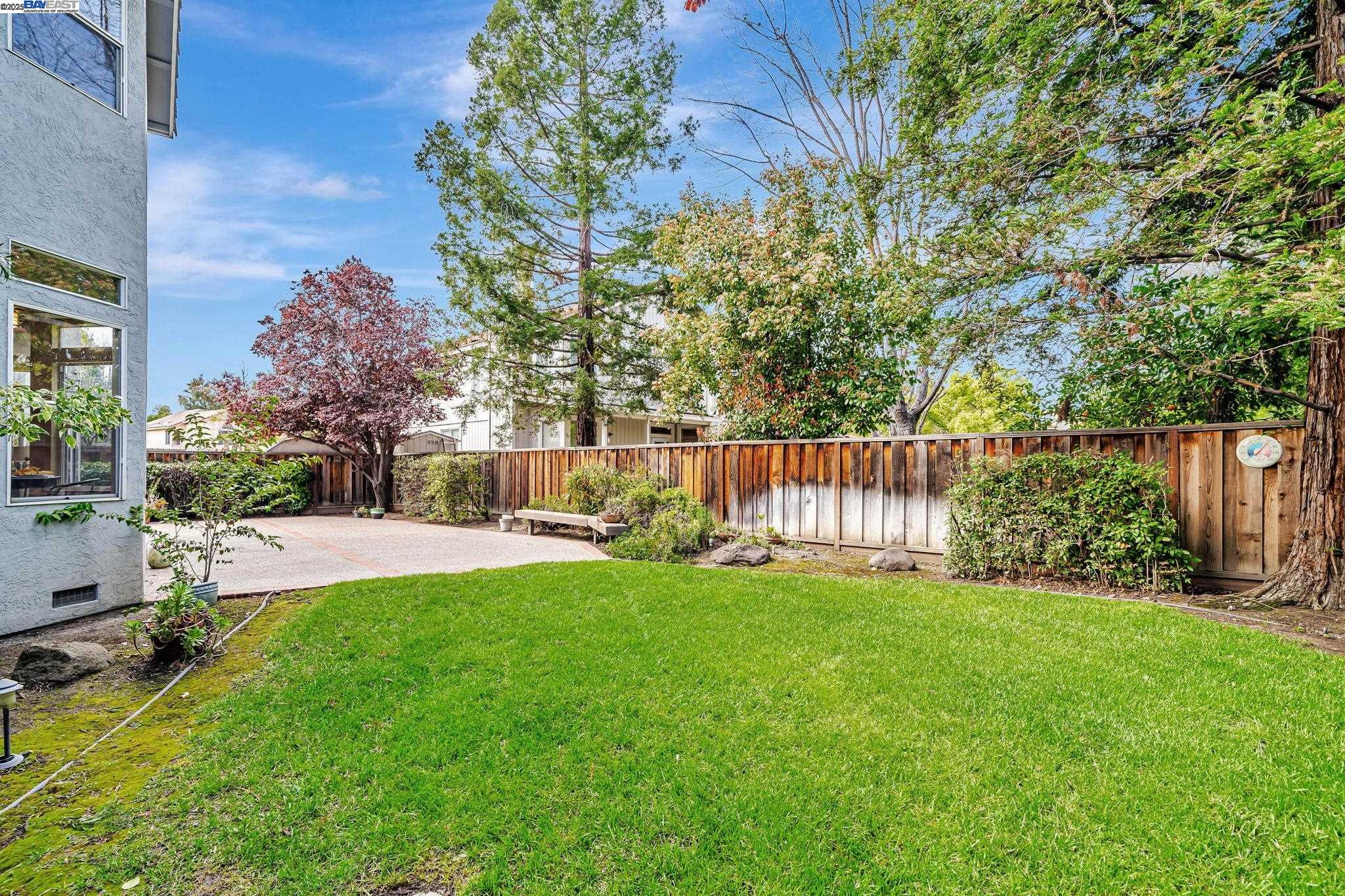 618 Loyola Way
