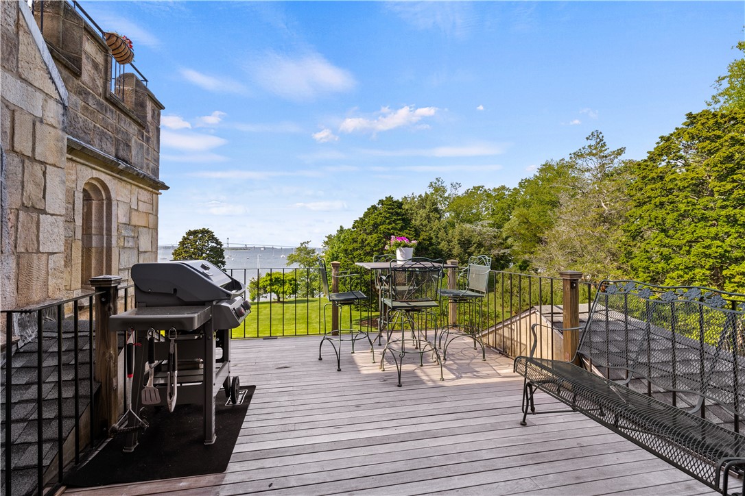 111 Harrison Avenue M10