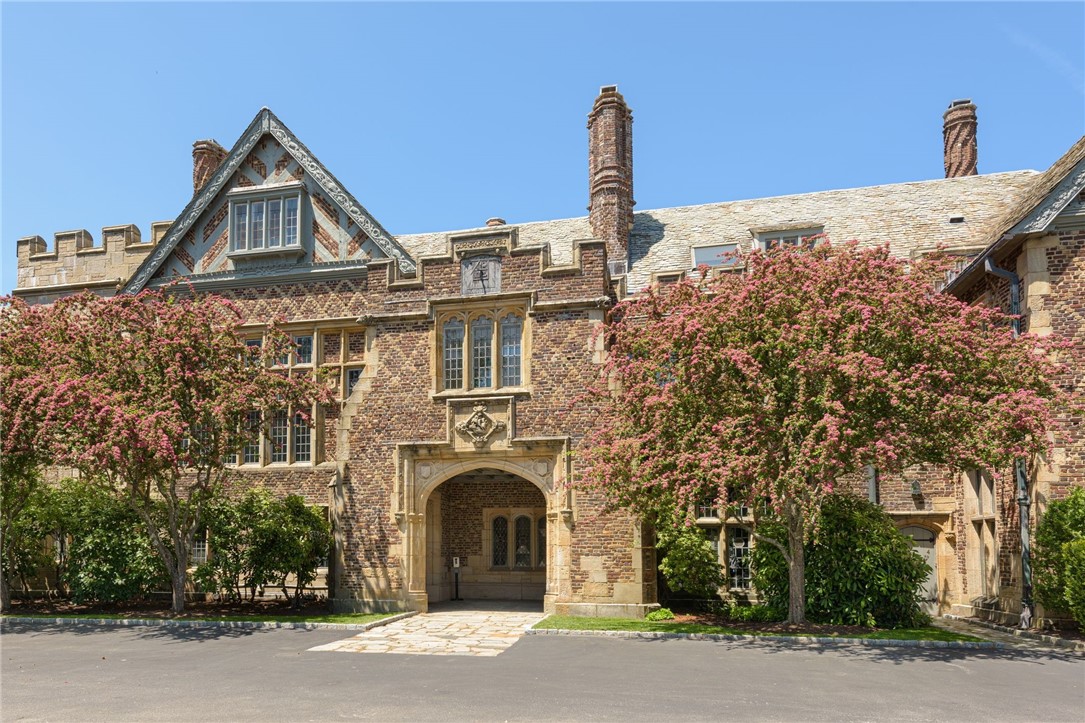 111 Harrison Avenue M10