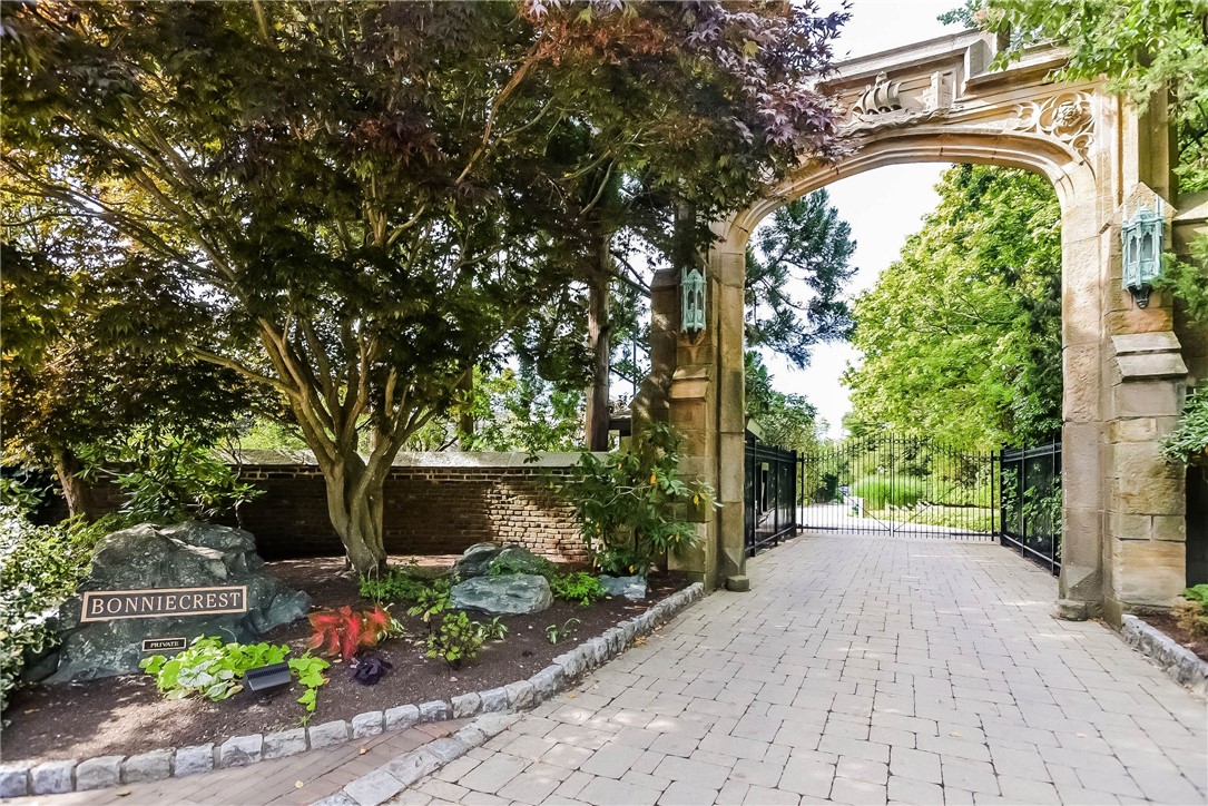111 Harrison Avenue M10