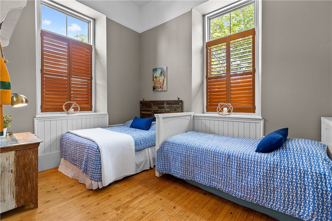 426 Spring Street 104