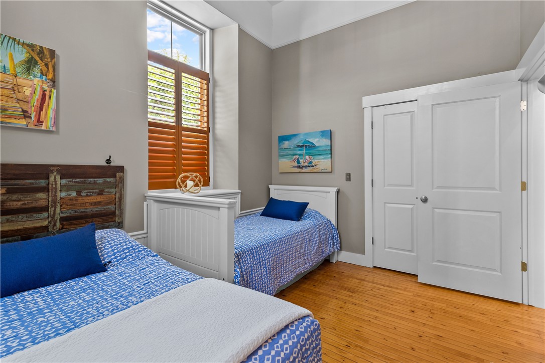 426 Spring Street 104