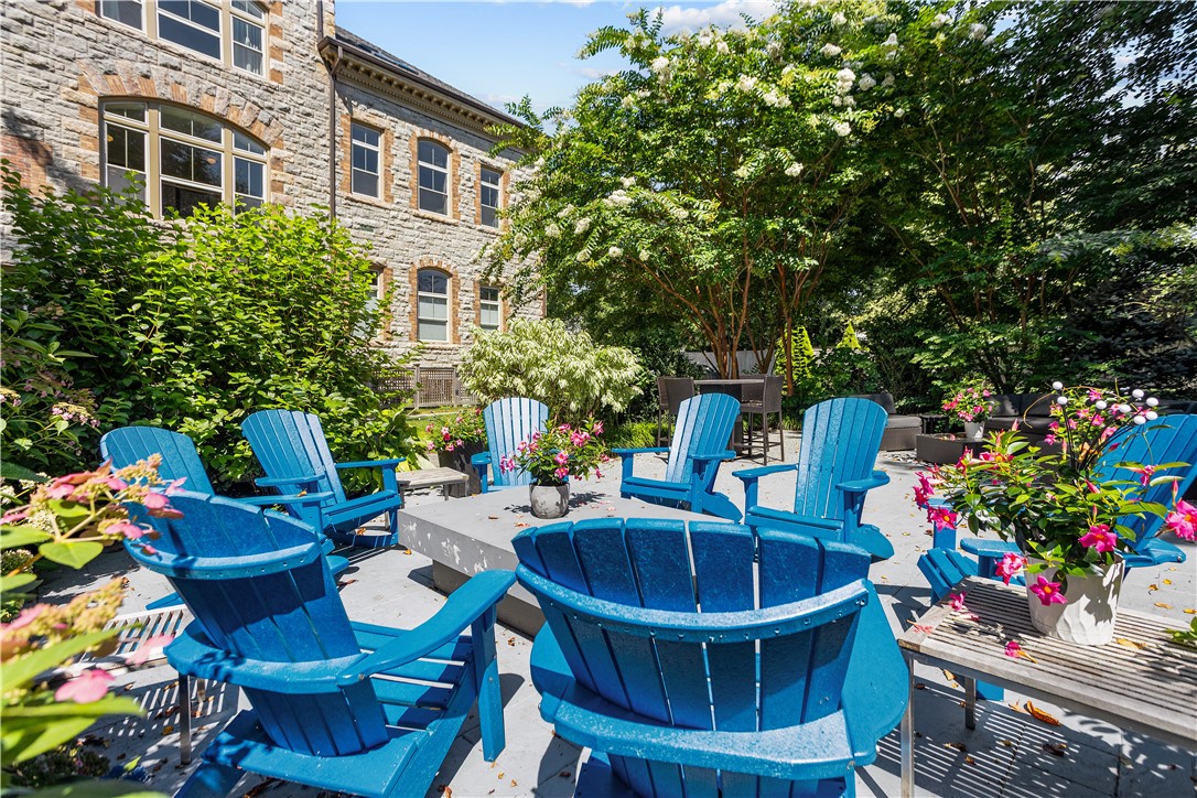 426 Spring Street 104