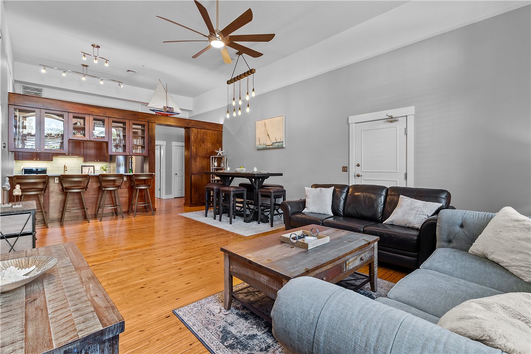 426 Spring Street 104