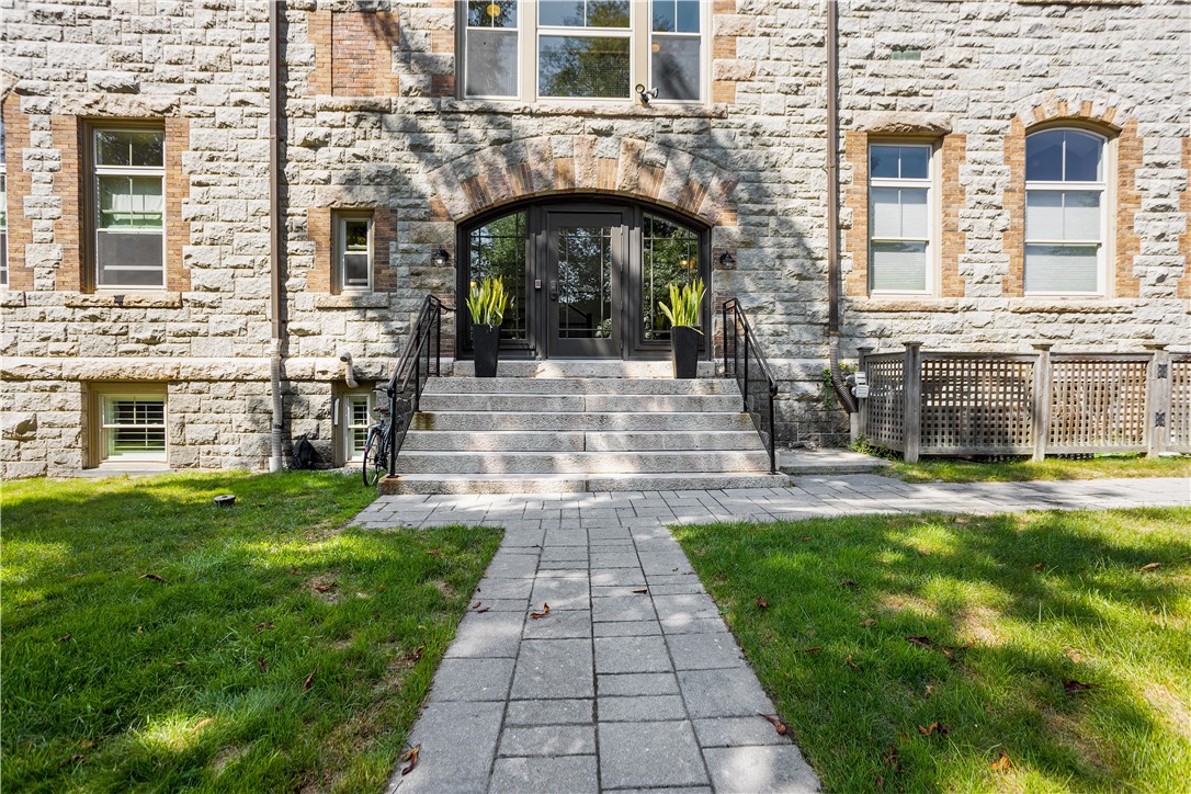 426 Spring Street 104