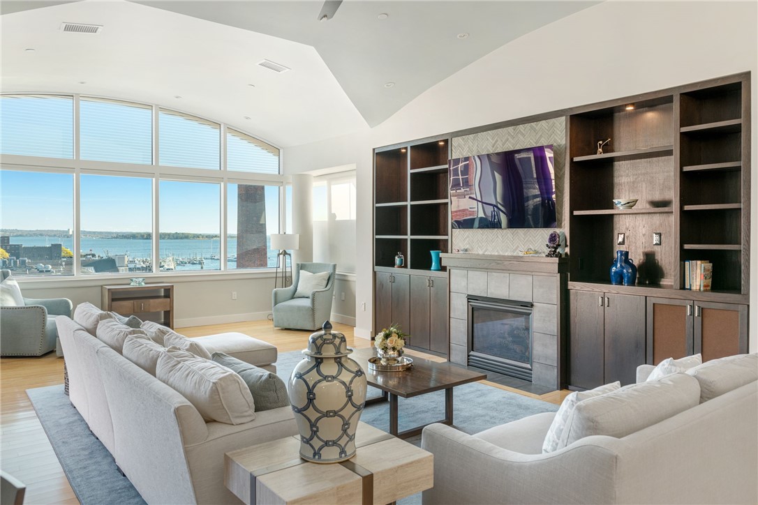 345 Thames Street N-503