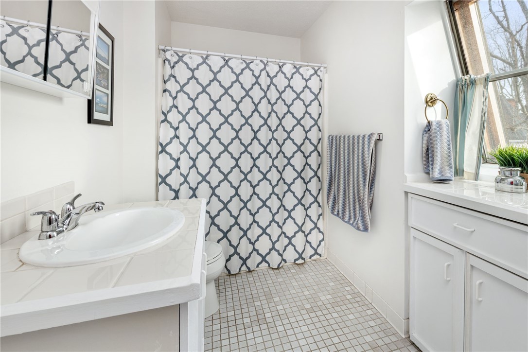 364 Bellevue Avenue A6