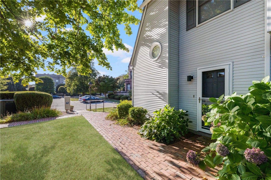364 Bellevue Avenue A1