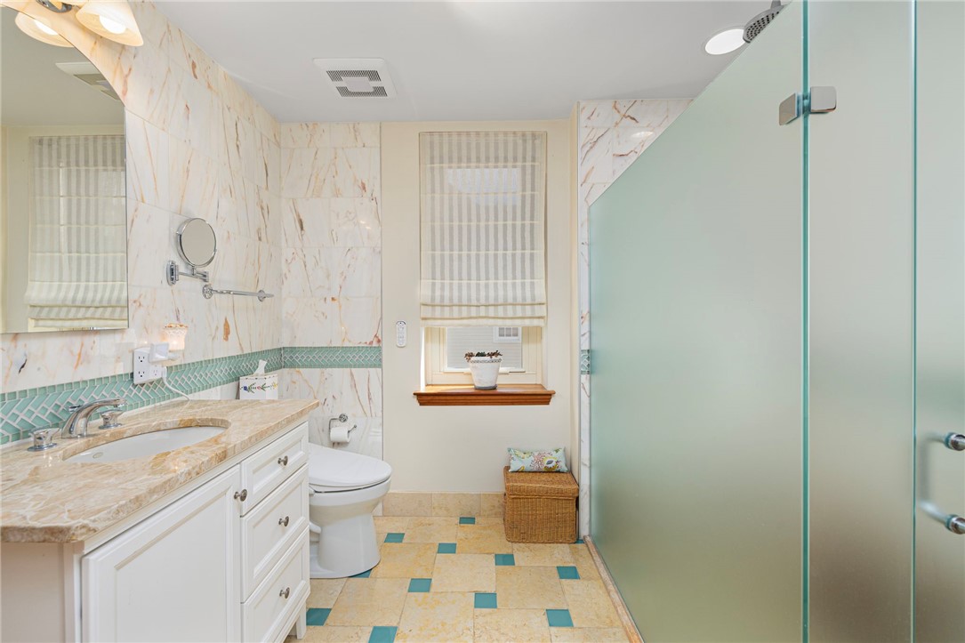 341 Thames Street S-104