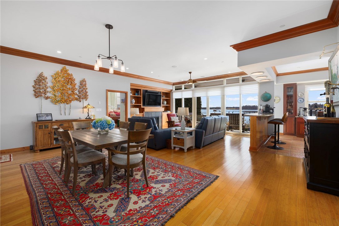 341 Thames Street S-104