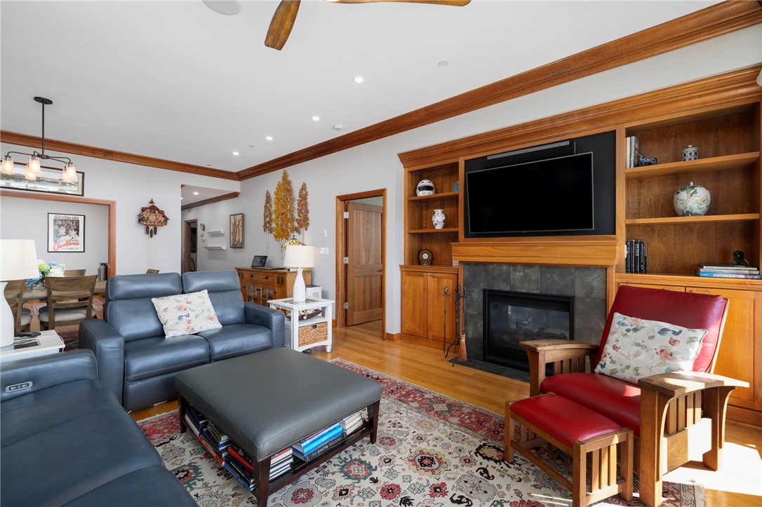 341 Thames Street S-104