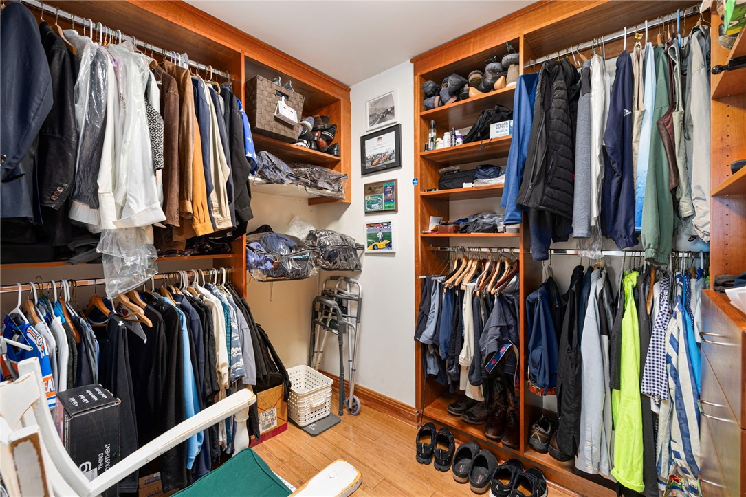 341 Thames Street S-104