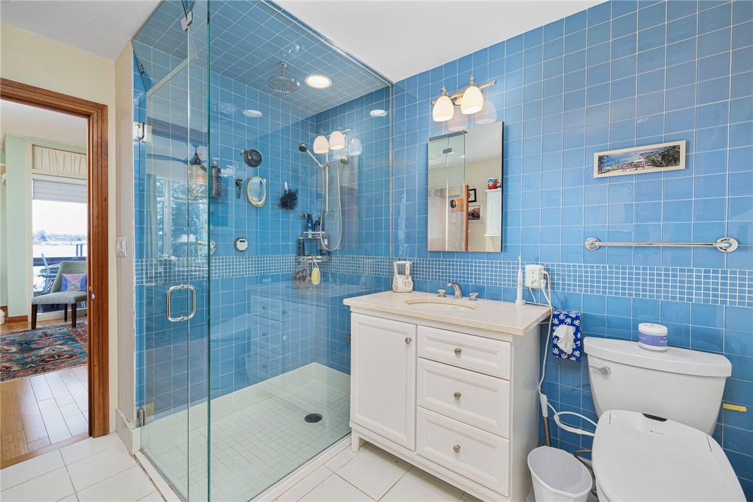 341 Thames Street S-104