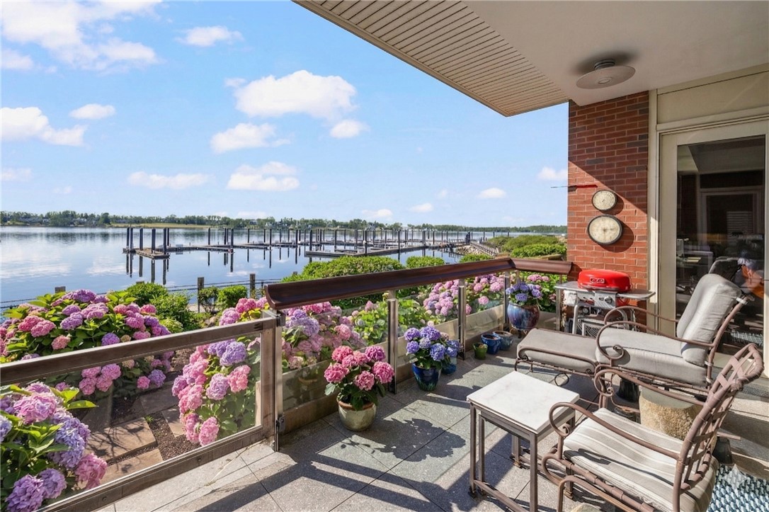 341 Thames Street S-104