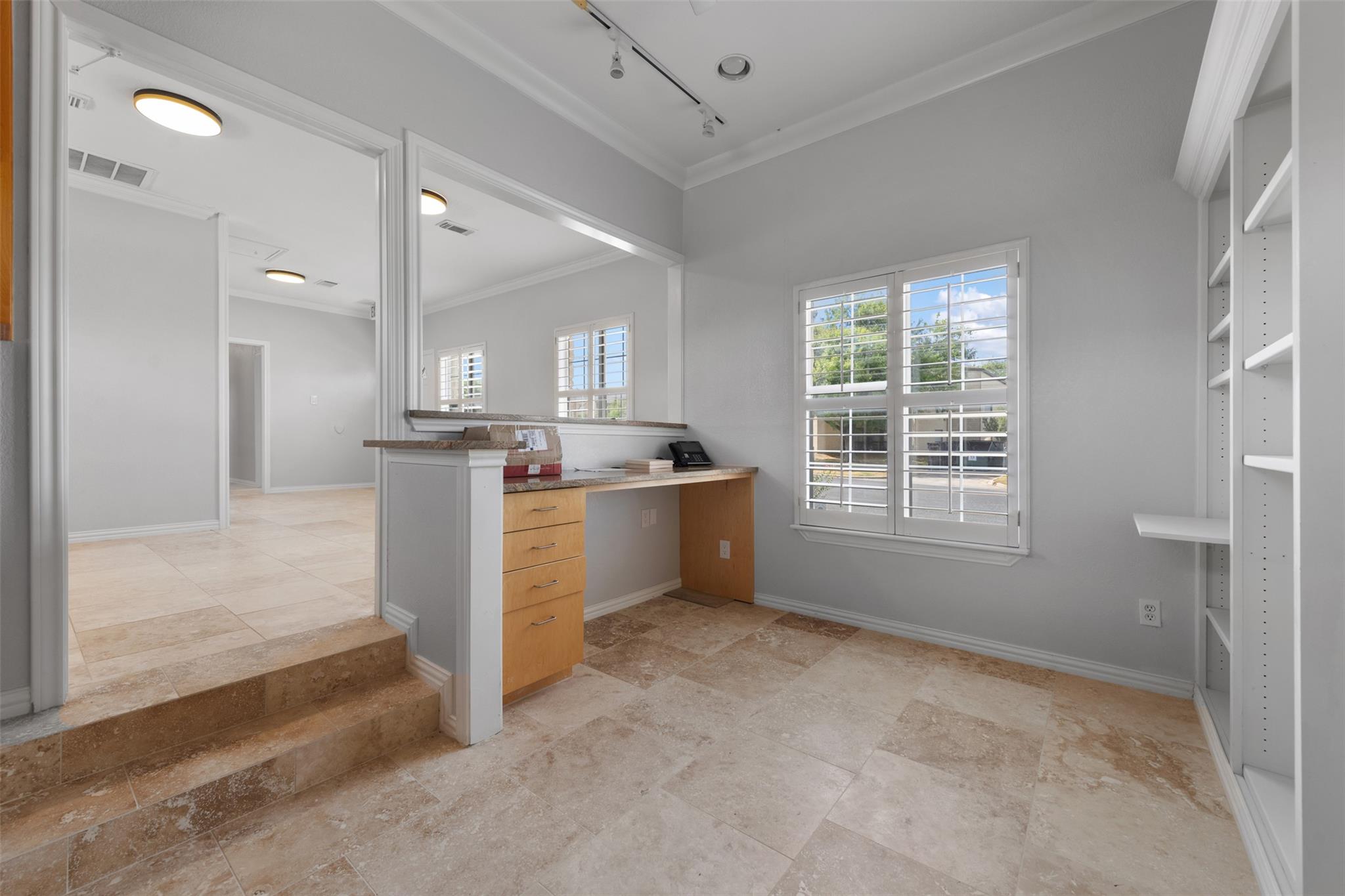 103 Thousand Oaks BLVD