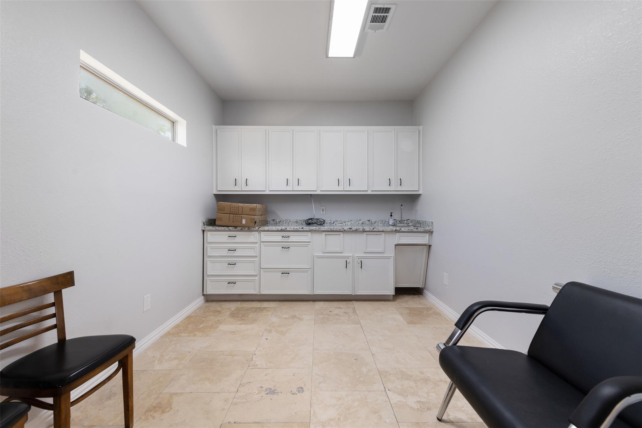 103 Thousand Oaks BLVD