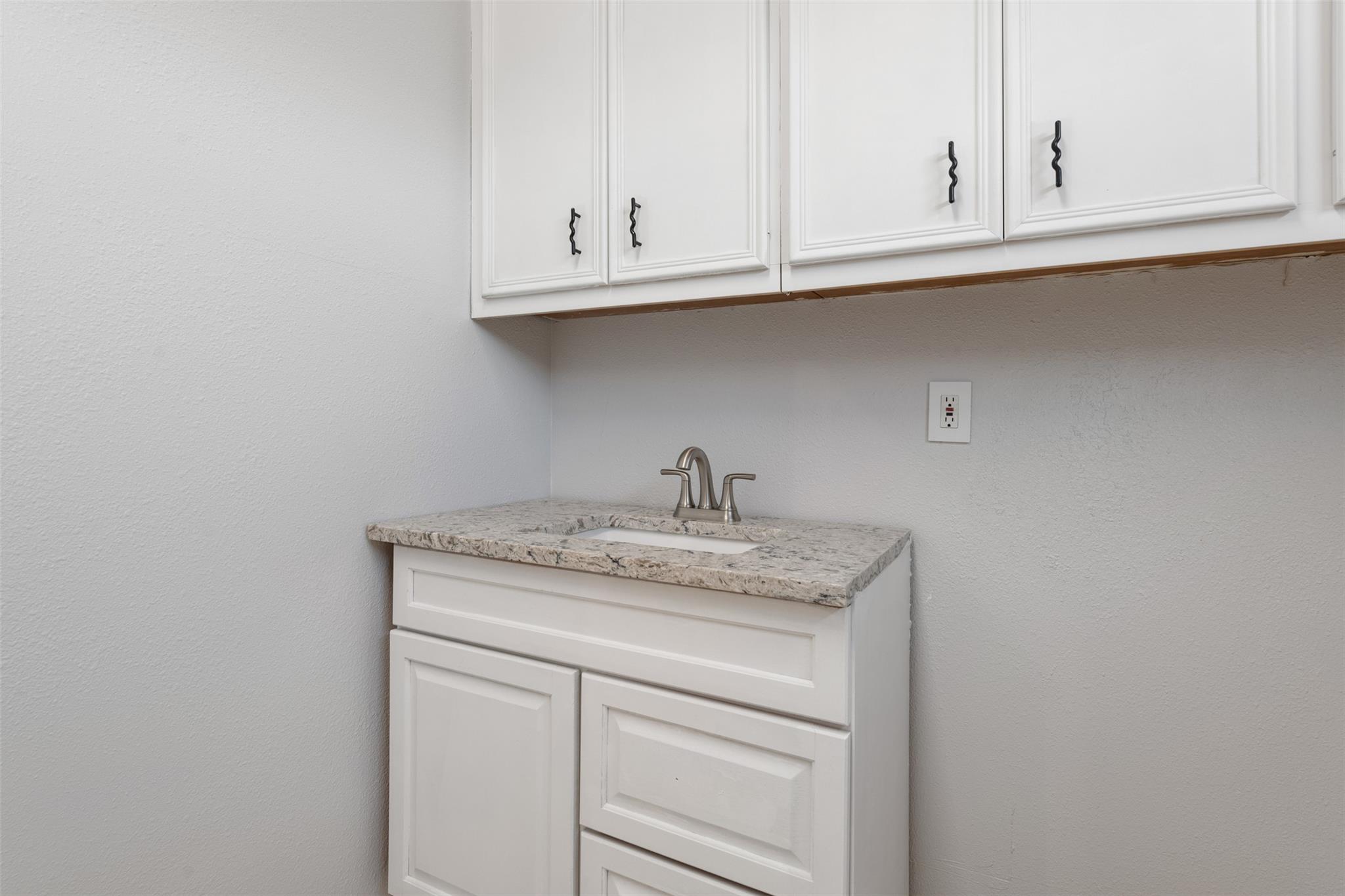 103 Thousand Oaks BLVD