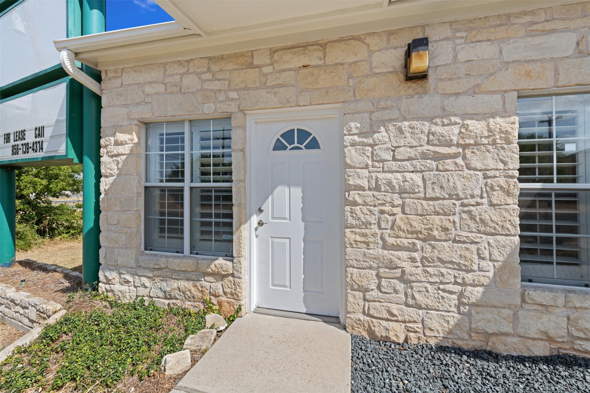 103 Thousand Oaks BLVD