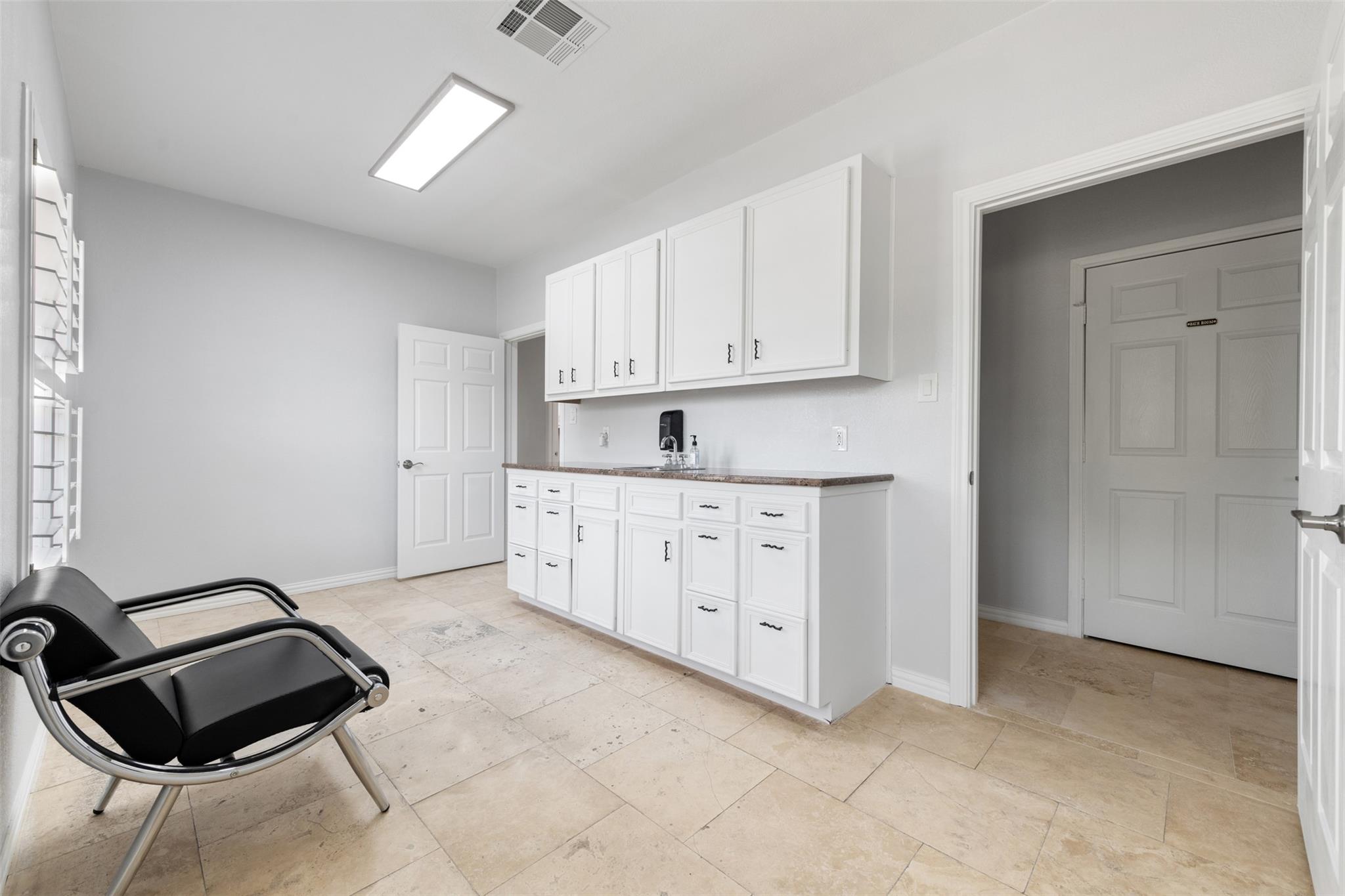 103 Thousand Oaks BLVD