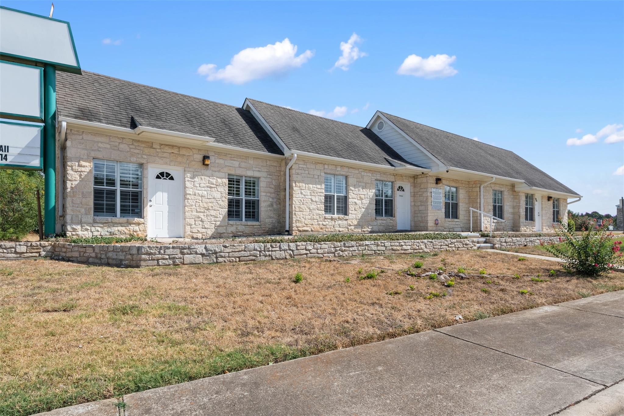 103 Thousand Oaks BLVD