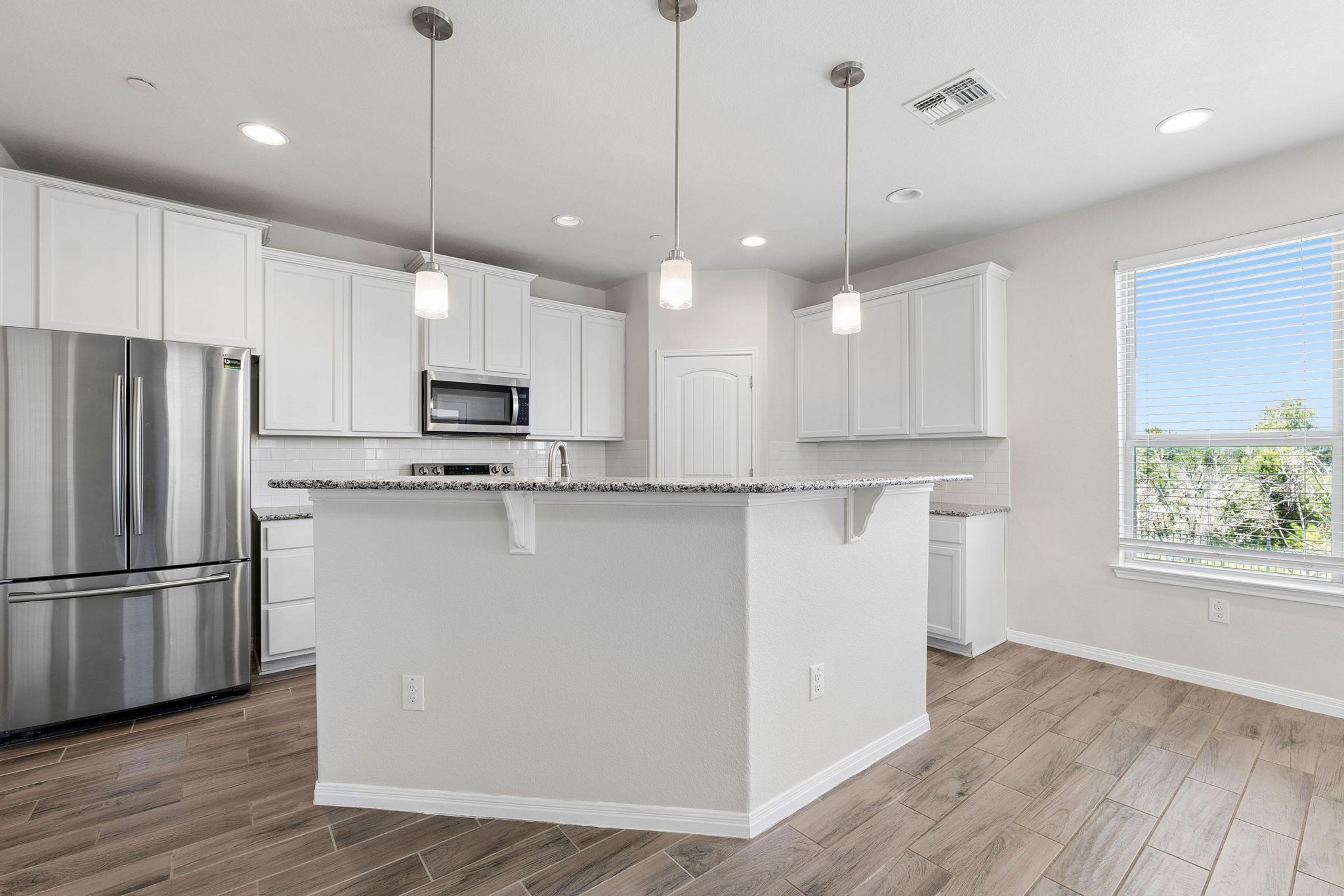 3240 E Whitestone BLVD # 4
