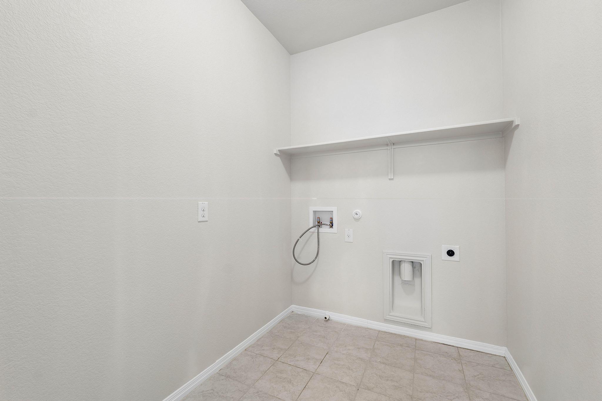 3240 E Whitestone BLVD # 4
