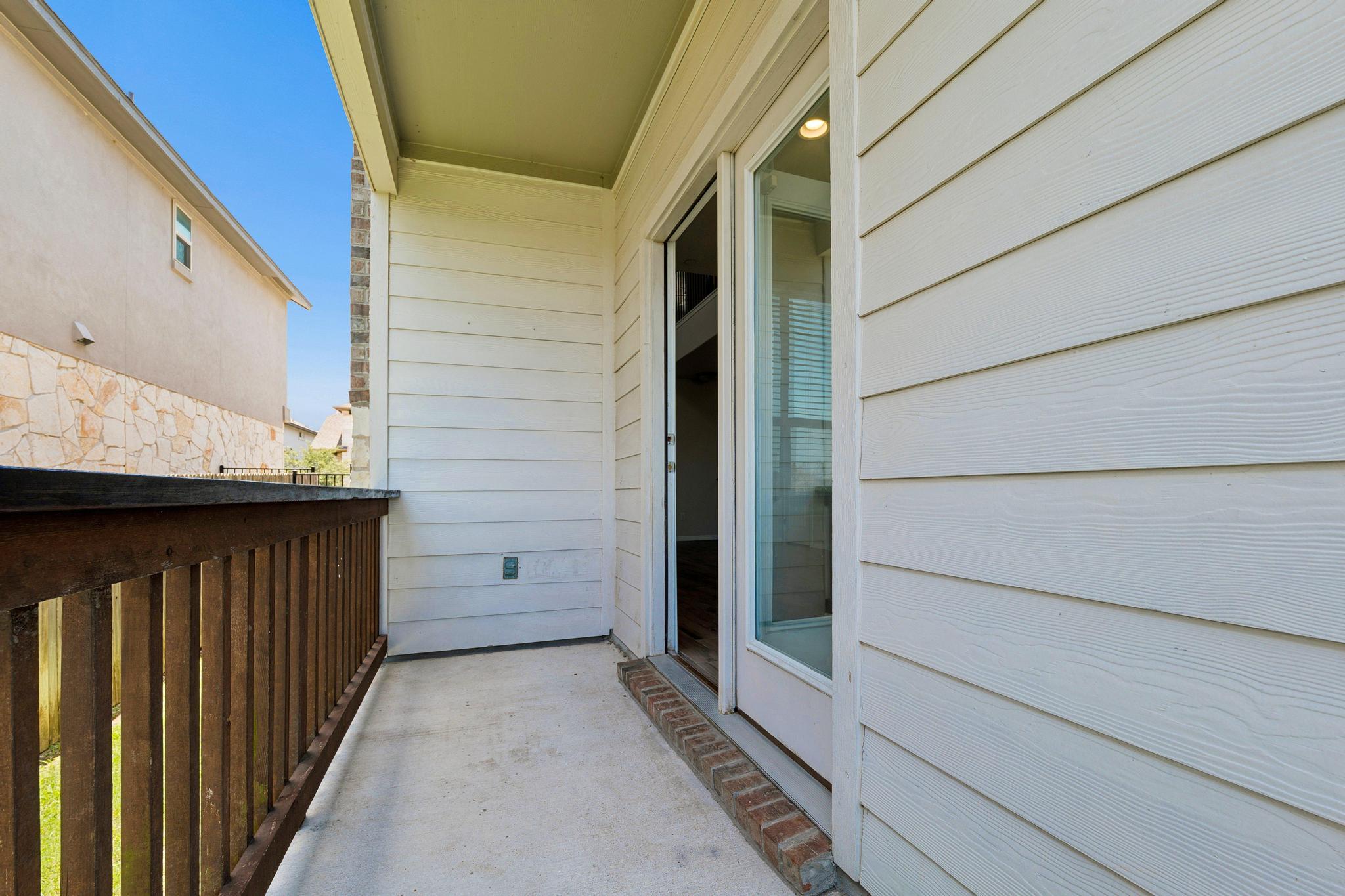 3240 E Whitestone BLVD # 4