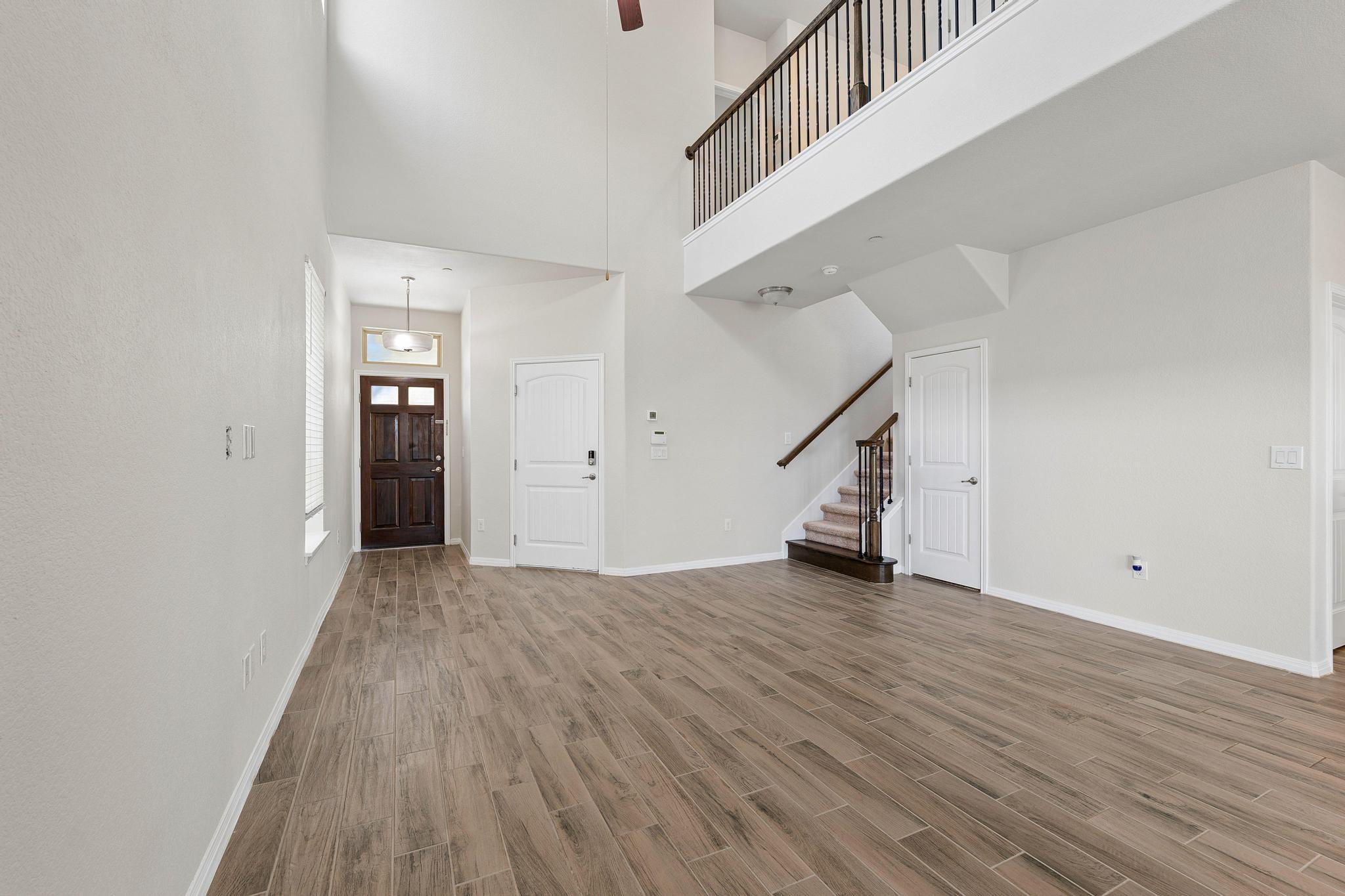 3240 E Whitestone BLVD # 4