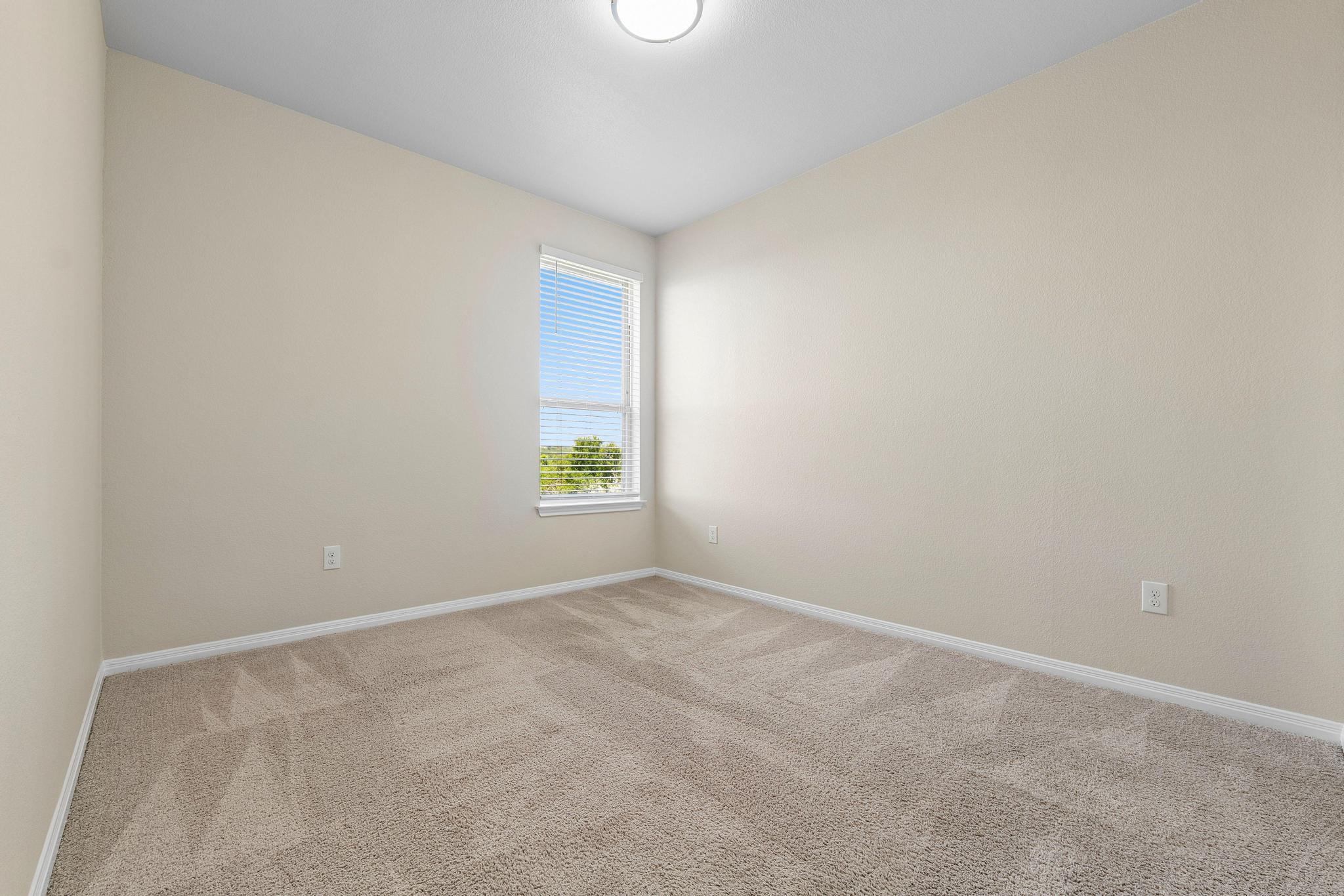 3240 E Whitestone BLVD # 4