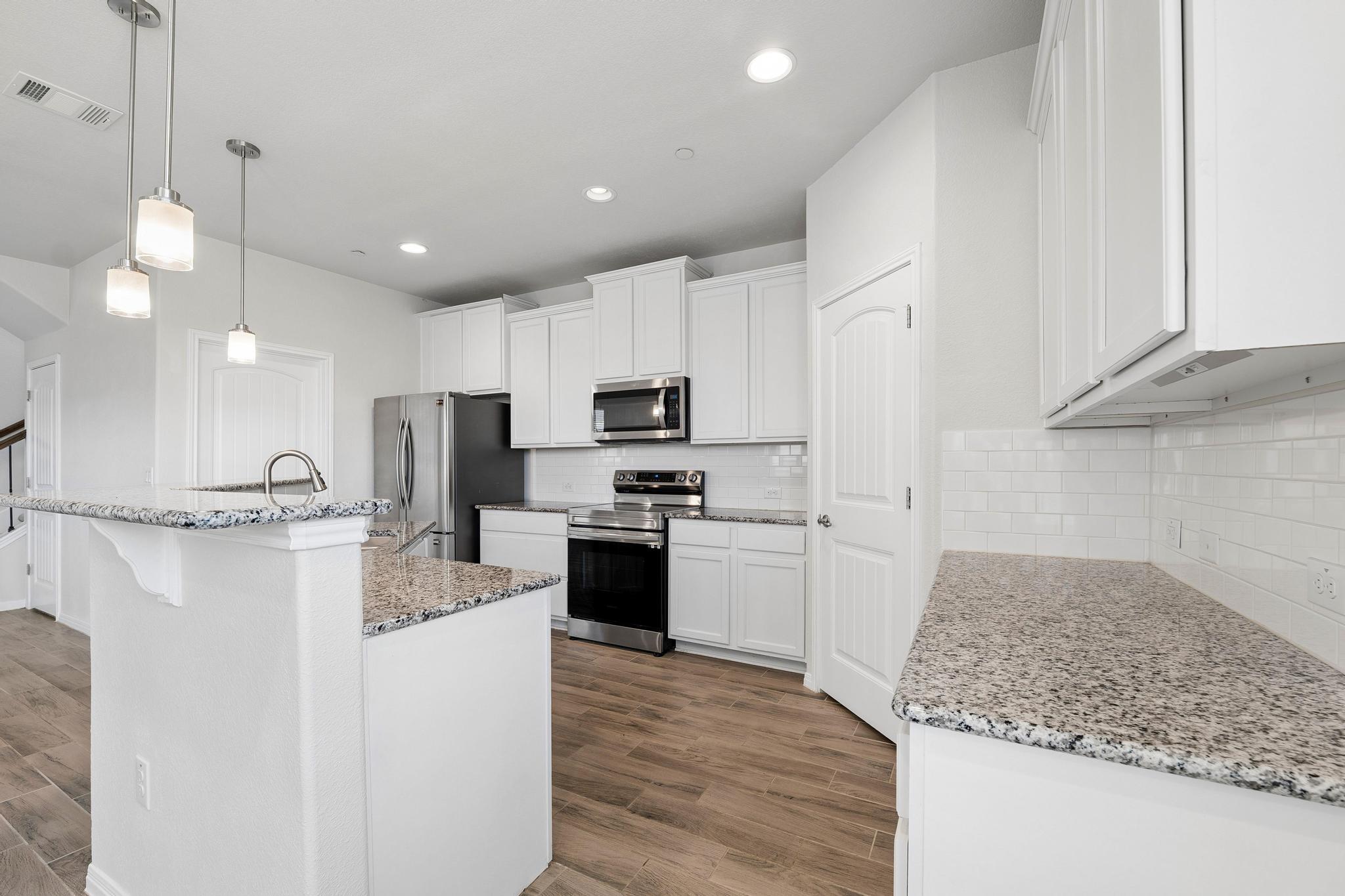 3240 E Whitestone BLVD # 4