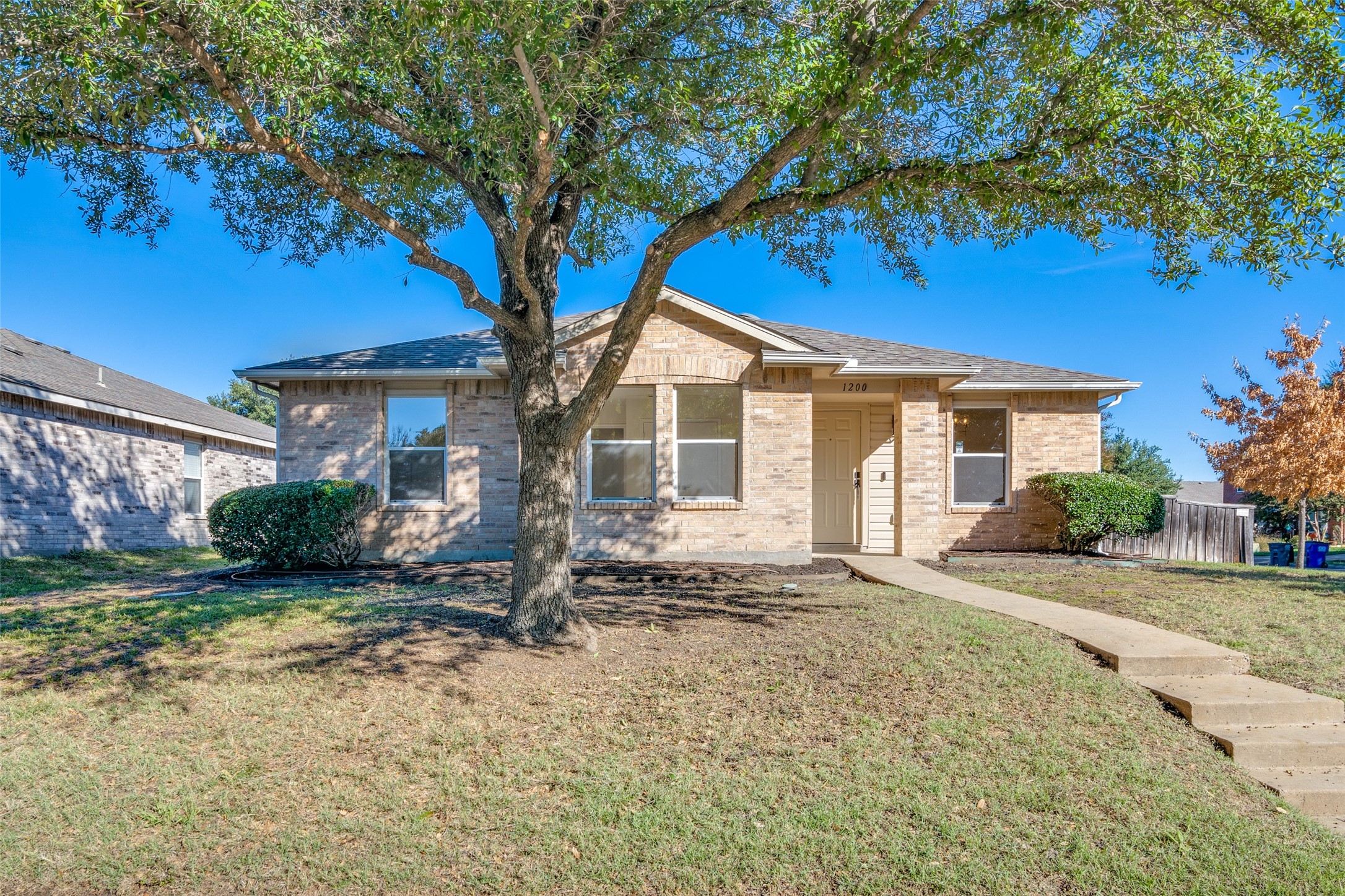 1200 Leeward Lane