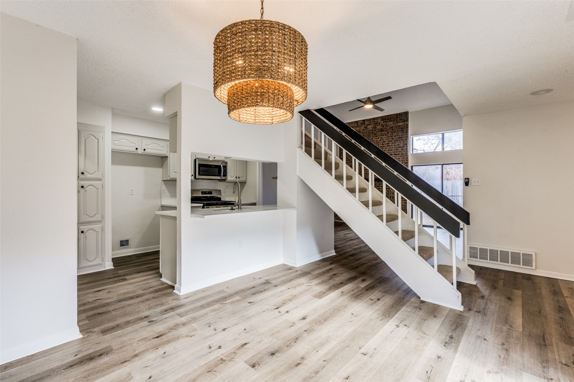 609 Via Miramonte
