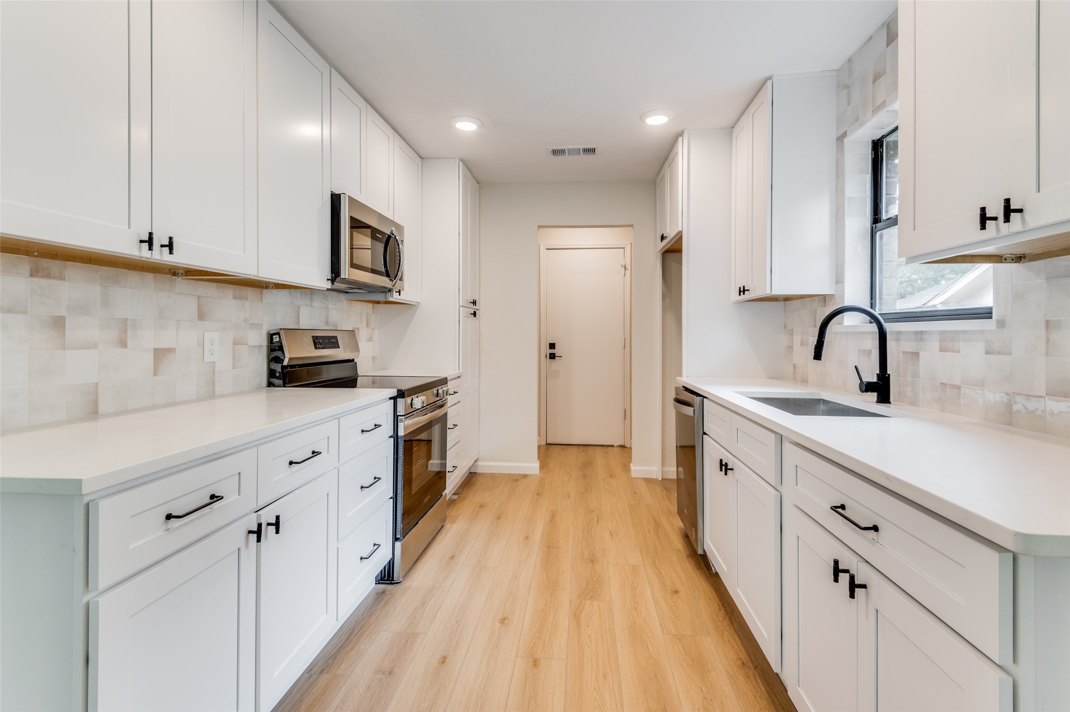 2107 Reverchon Drive