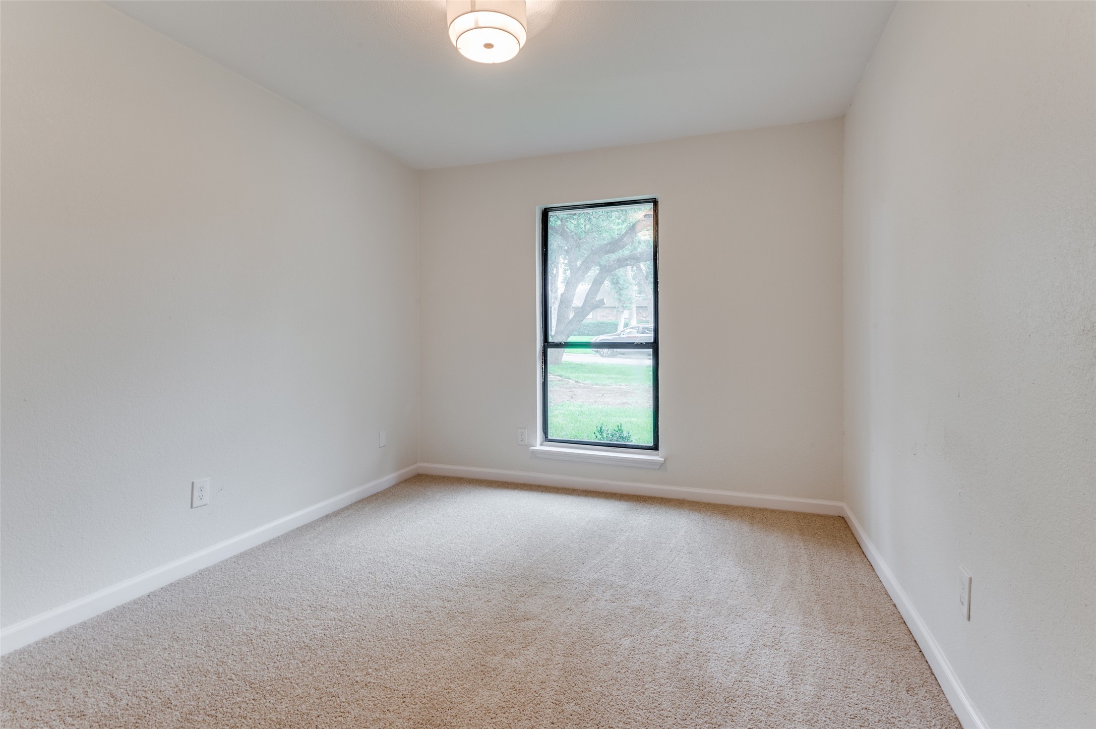 2107 Reverchon Drive