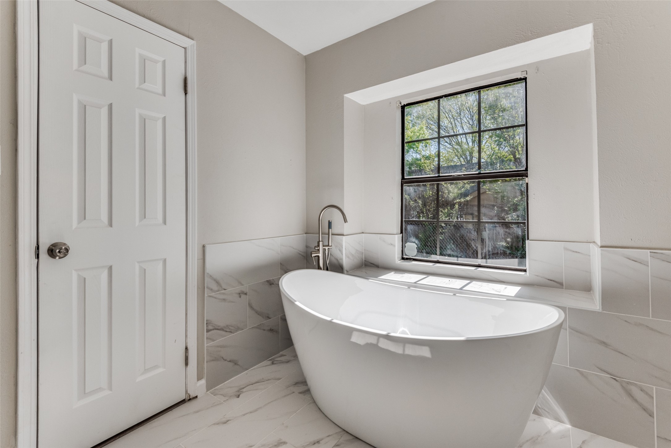 1029 Twin Falls Drive