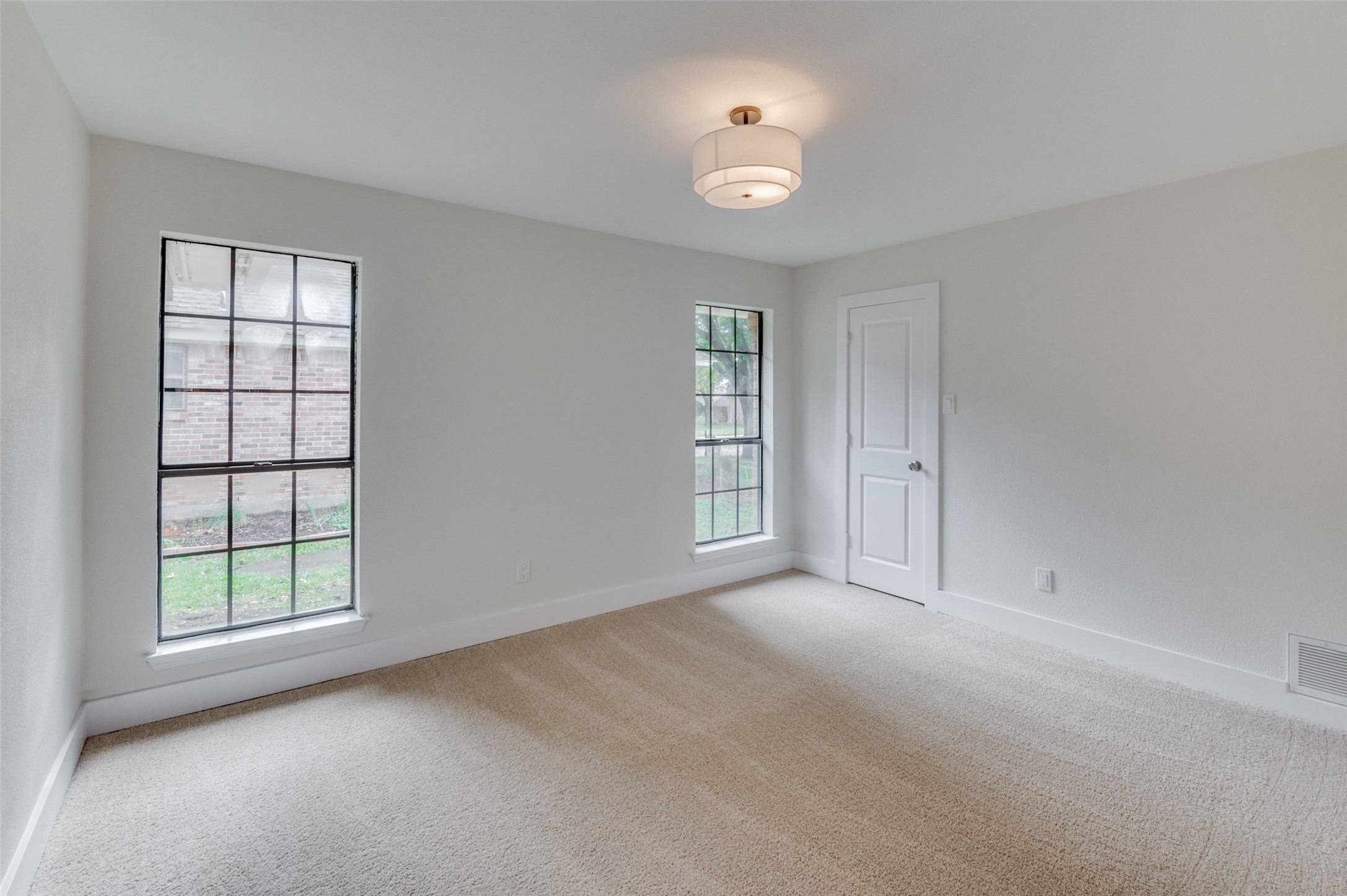 1528 Inverness Road