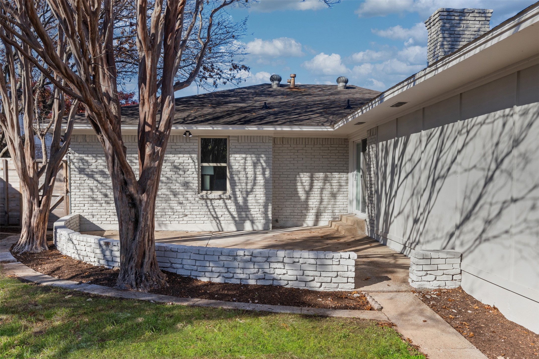 2652 Lanecrest Drive